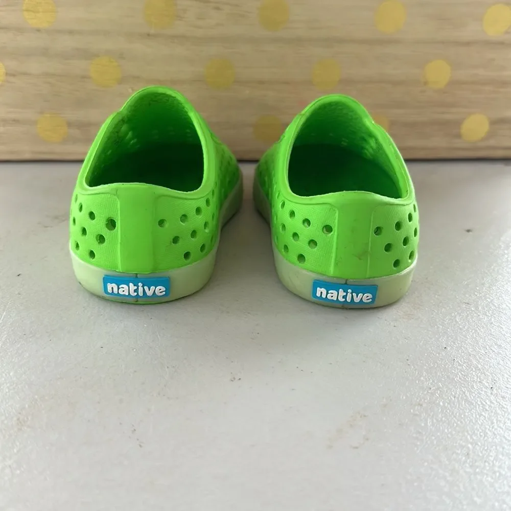 Native Slip On Glow In‎ The Shoes Green Sz C4